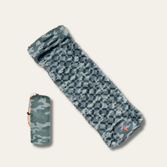 Trekluft Pro – Ultraleichte Isomatte mit integrierter Fußpumpe & Kissen, robust & kompakt für 3-Jahreszeiten