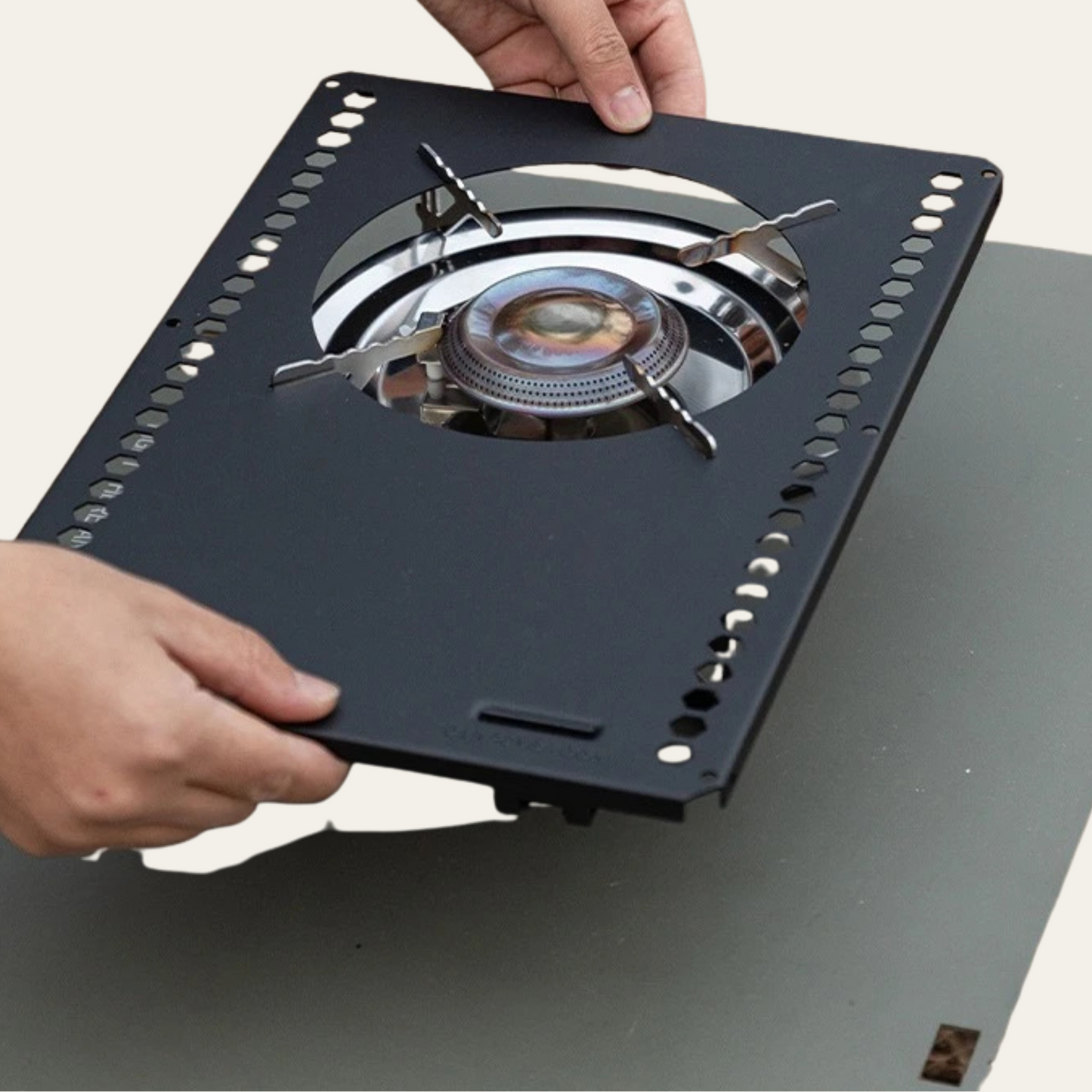 FlameTitan Pro – Faltbarer Hochleistungs-Gaskocher mit Windschutz (3,3 kW)